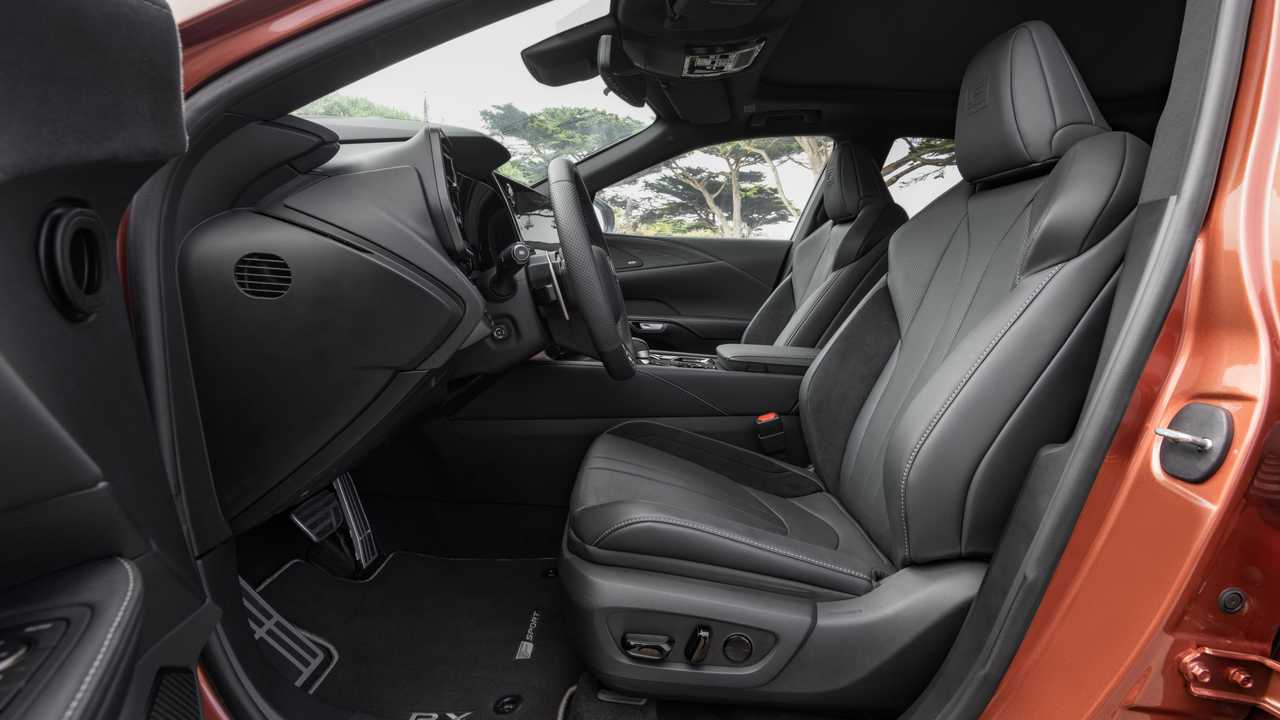 2023 Lexus RX 500h F Sport Performance Салон передних сидений